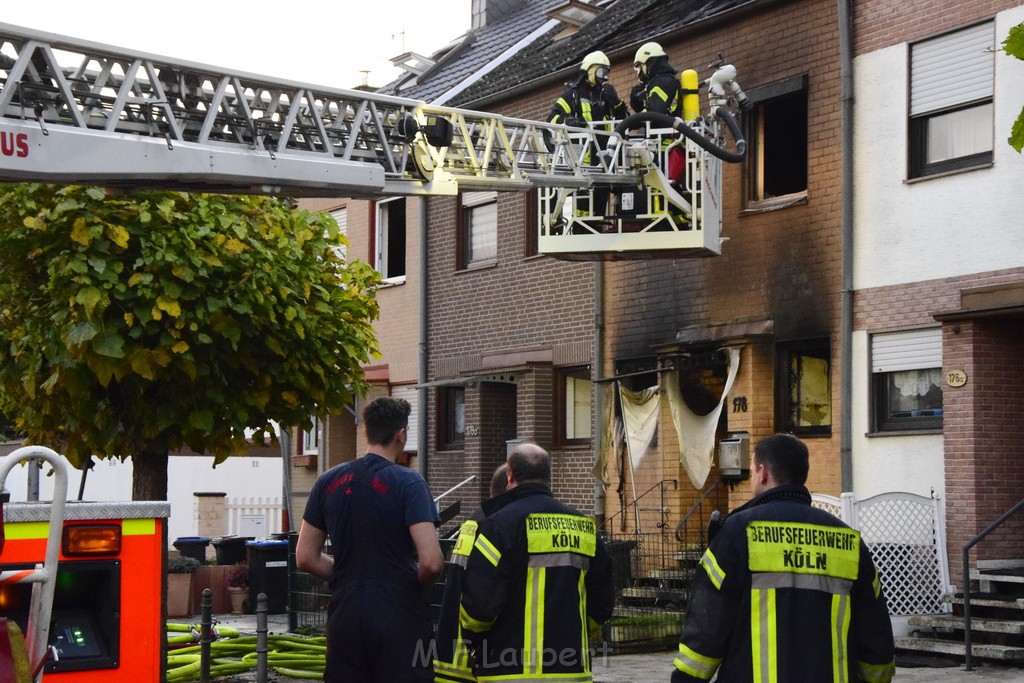 Feuer 2 Vollbrand Reihenhaus Roggendorf Berrischstr P206.JPG - Miklos Laubert